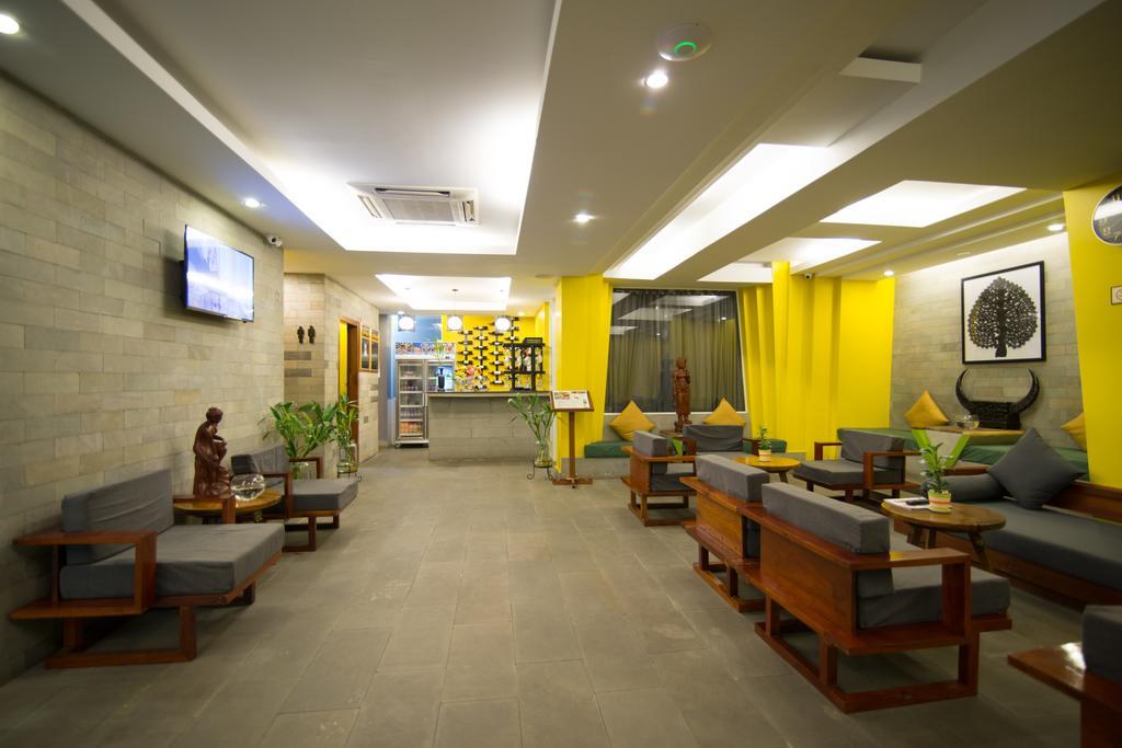 V Hotel פנום פן מראה חיצוני תמונה
