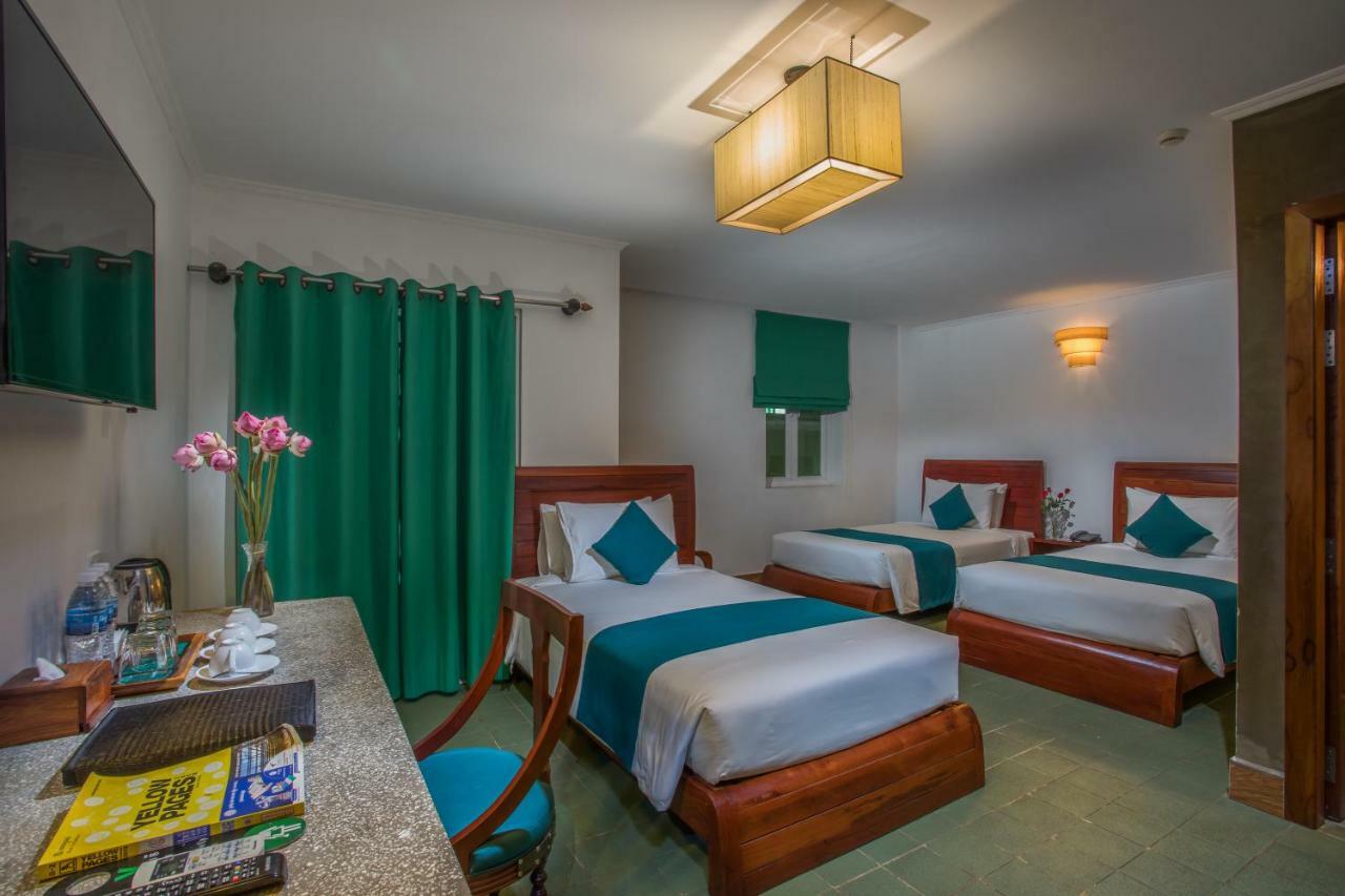 V Hotel פנום פן מראה חיצוני תמונה