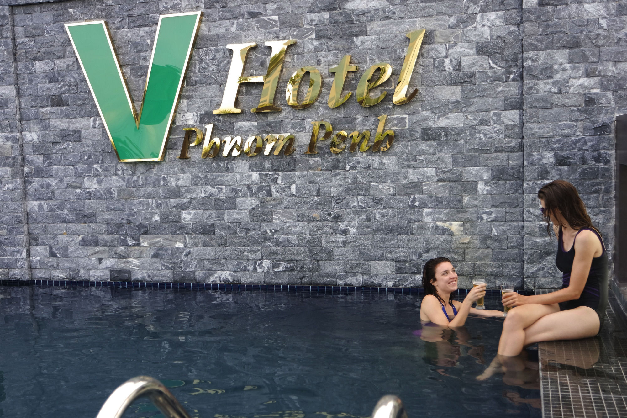 V Hotel פנום פן מראה חיצוני תמונה