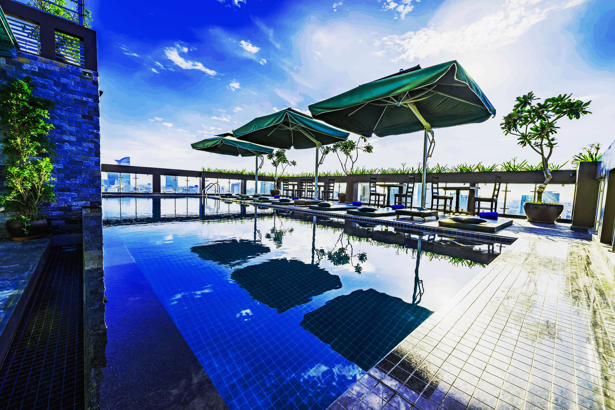 V Hotel פנום פן מראה חיצוני תמונה