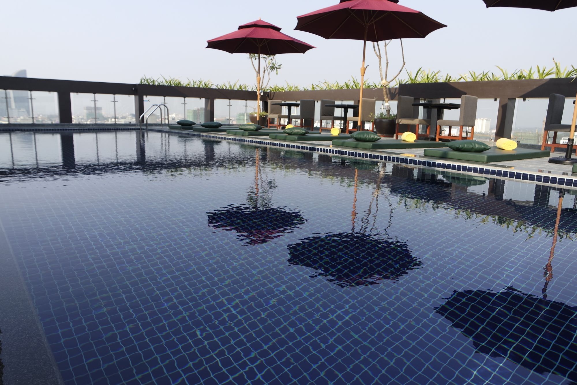 V Hotel פנום פן מראה חיצוני תמונה